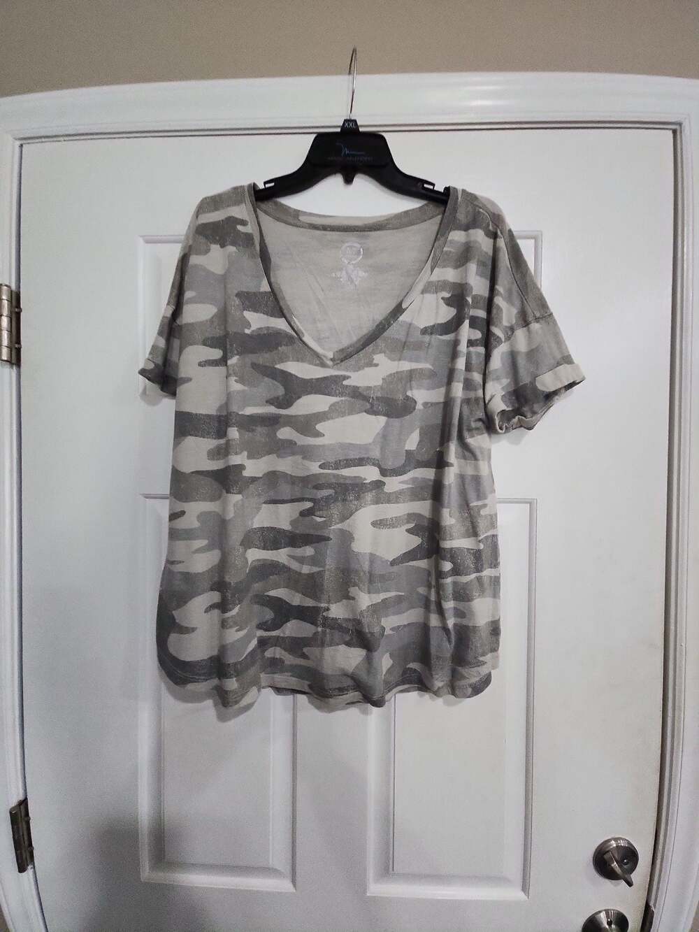 Maurices drop sholder v-neck camo 24/7 top